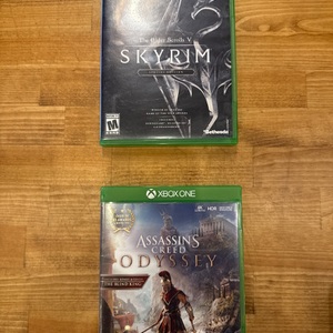 XBOX ONE ASSASSINS CREED ODYSSEY / SKYRIM 8$ each 