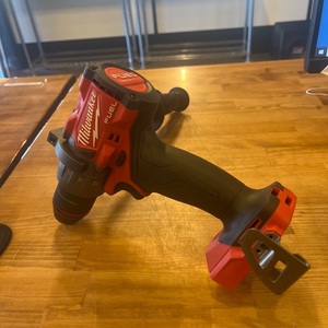  MILWAUKEE HAMMER DRILL