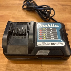 Makita / DC10WD / Charger