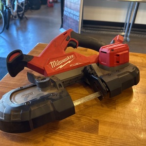 MILWAUKEE BAND SAW