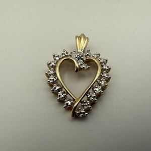 1.40gms 10K YELLOW GOLD PENDANT HEART SHAPE 