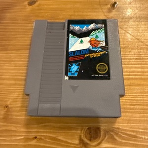 Nintendo / NES / Slalom