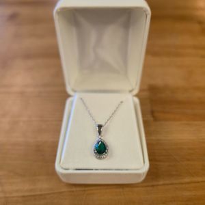 STERLING SILVER NECKLACE 