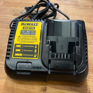 DEWALT / DCB115 / 20V/12V CHARGER