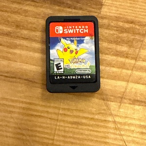 NINTENDO SWITCH LET'S GO PIKACHU