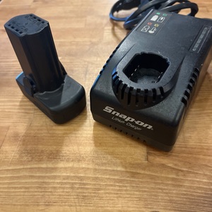 Snap-On / CTB8174 / Battery w/ Charger