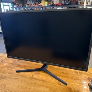 Samsung / U32J590UQ / Monitor