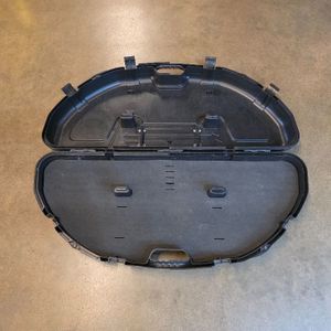PLANO  BOW CASE