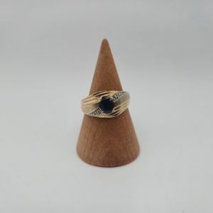10K YELLOW GOLD RING