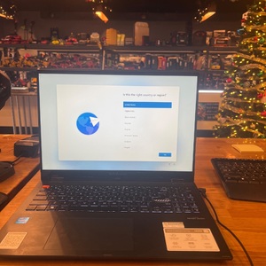  asus vivobook 512gb i5-1335u 8gb ram windows 11 touchscreen with charger