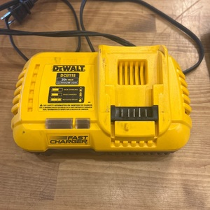 DEWALT FAST CHARGER