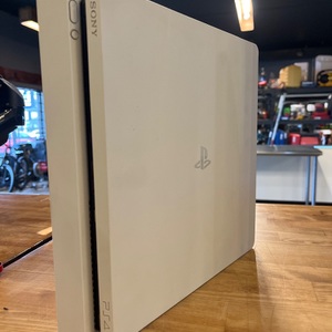 SONY / CUH-2015A / 500GB SLIM PS4 WITH CONTROLLER