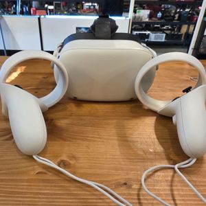 META  KW49CM QUEST 2 WITH BATTERY STRAP