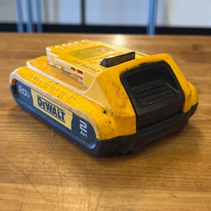 DeWalt / DCB203 / Battery