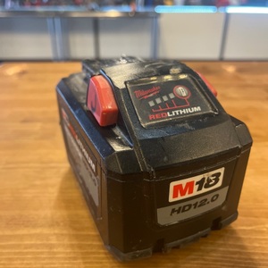  MILWAUKEE 12AH BATTERY