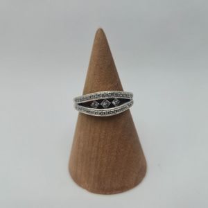14K WHITE GOLD RING