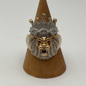 10kt / 10.50gms / Ring / YELLOW GOLD RING (LION W/ CROWN W/ MANY SMALL DIAMONDS 