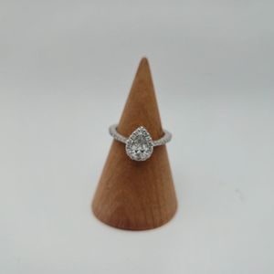 14K WHITE GOLD RING 