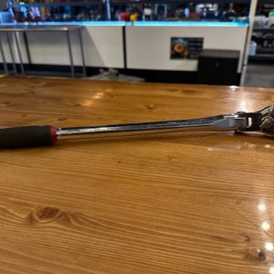 MAC TOOLS 1/2" Drive Axis Comfort-Handle Flex-Head Ratchet - 18"