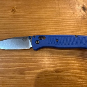 BENCHMADE BUGOUT BLUE