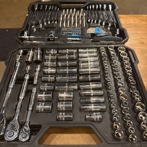  200 PIECE MECHANICS TOOL SET