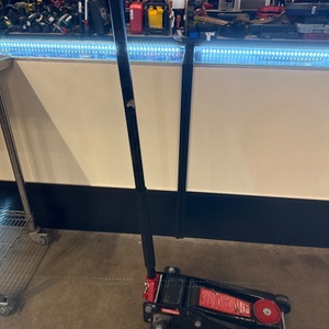 HYPER TOUGH 3 TON GARAGE JACK