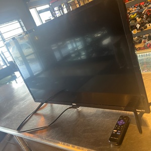  32" SMART ONN ROKU TV WITH REMOTE