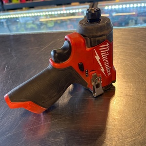 MILWAUKEE / 3453-20 / M12 1/4INCH IMPACT DRIVER (TOOL ONLY)