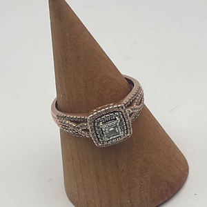 2.90gms Ring 10K ROSE GOLD RING WITH .10 PRINCESS DIAMOND 