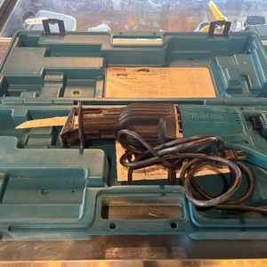 MAKITA / JR3020 / Reciprocating Saw With Case & Manual