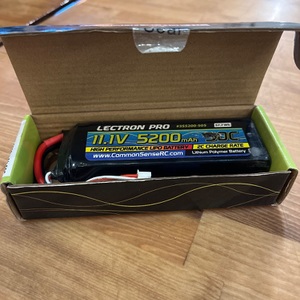 Common Sense RC / 11.1V / 5200 MAH 50C W/RC5 Battery