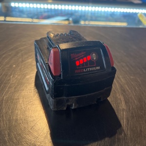 MILWUAKEE M18 BATTERY