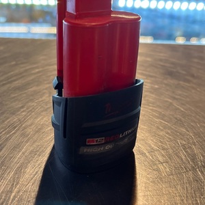 Milwaukee / 48-11-2425 / 2.5 M12 BATTERY