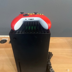MICROSOFT SERIES X WITH CONTROLLER AND CABLES