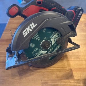  Skil cr540601 20v Circular Saw W/battery