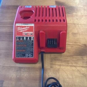 Loc: M86 Tools Electrical Tool Milwaukee 48-59-1812 CHARGER