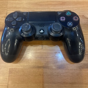 PLAYSTATION 4 CONTROLLER ONE THUMB GRIP MISSING