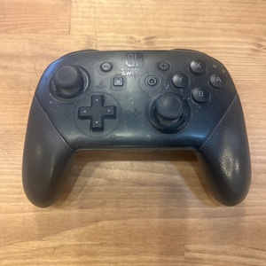NINTENDO  PRO CONTROLLER