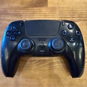 BLACK PS5 CONTROLLER