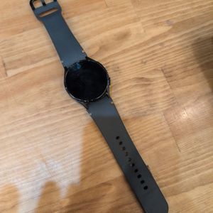 SAMSUNG GALAXY WATCH FE W/ CHARGER