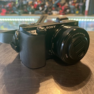 SONY / A6100 / ALPHA / WITH 3.5-5.6/16-50 LENS IN SOFT SONY CASE