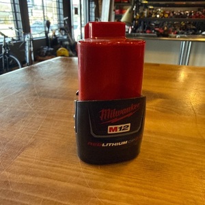M12 BATTERY MILWAUKEE