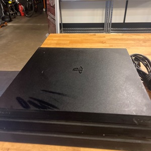 SONY PS4 PRO WITH NO CONTROLLER