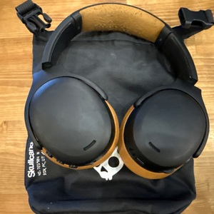 Skull Candy s6caw TAN AND BLACK HEADPHONES