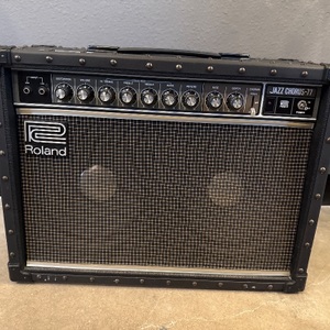 roland jazz chorus-77 analog amplifier