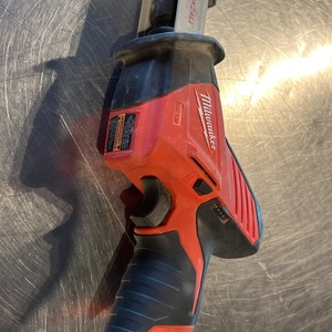 Milwaukee / 2420-20 / Hackzall