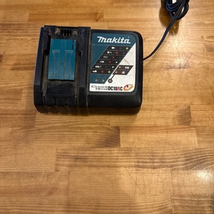 MAKAITA CHARGER