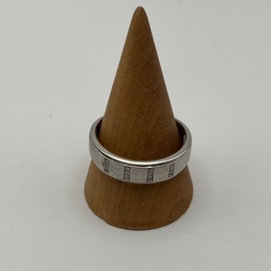 Size 14 Ring / 10K White Gold / 5.7gms / Diamond Chips / Moisonite Stone