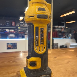 DeWalt / DCS551 / Cordless Cut-Out Tool (TOOL ONLY - NO ATTACHMENTS)