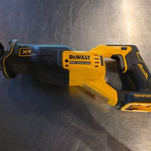 DEWALT DCS382